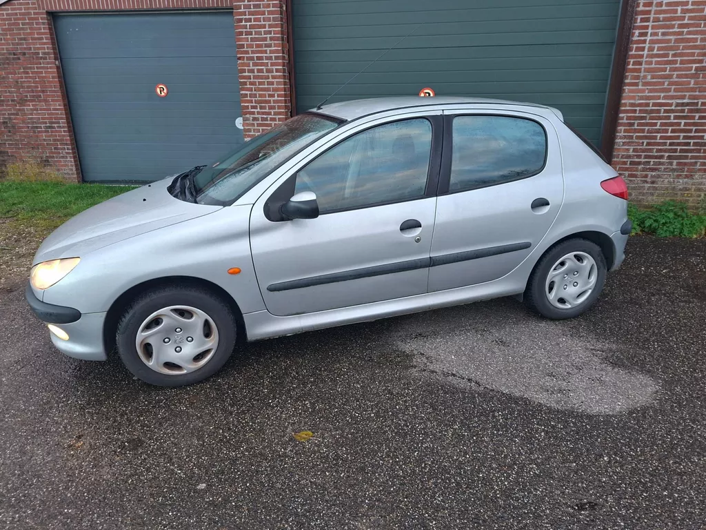 Peugeot 206 1.4 Gentry 5 Deurs Airco