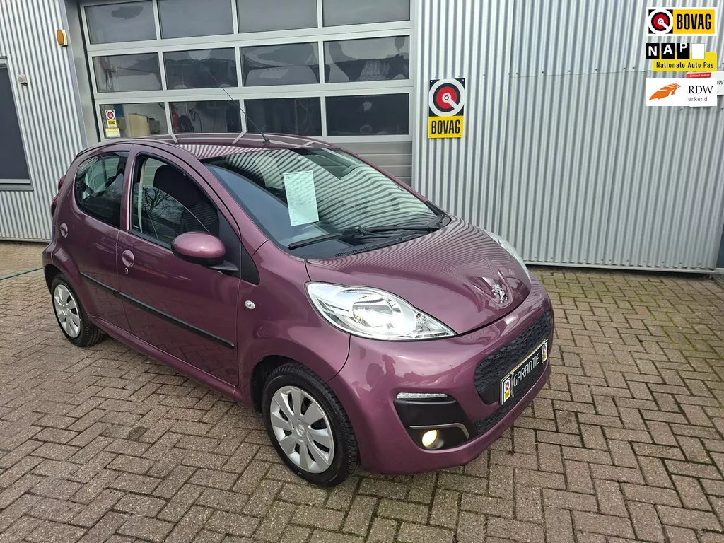 Peugeot 107 1.0 Active 5 Deurs Airco Isofix CV op afstand.