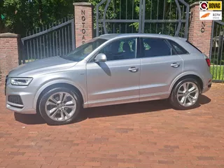 Audi Q3 2.0 TFSI quattro S-Line Trekhaak Camera Side Assist Leren int.