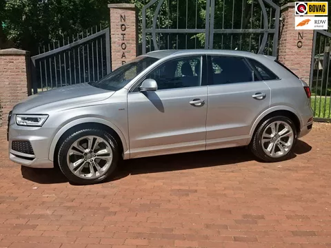 Audi Q3 2.0 TFSI quattro S-Line Trekhaak Camera Side Assist Leren int.