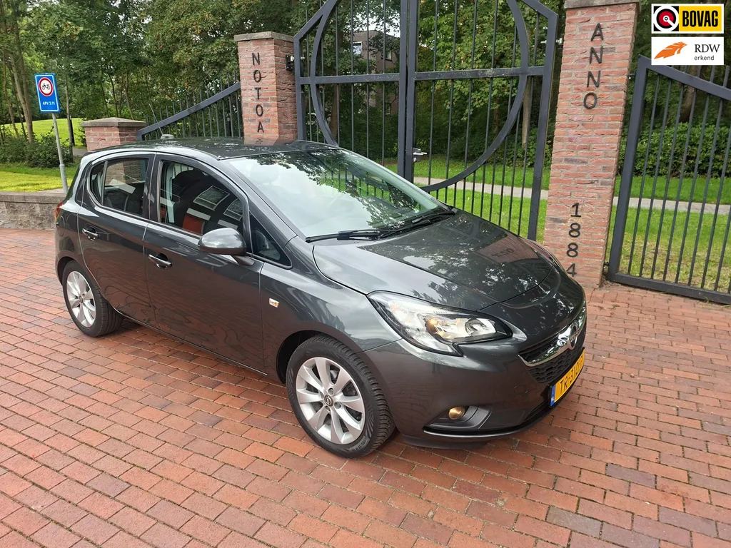 Opel Corsa 1.4 Favourite 5 Deurs Airco Trekhaak Navigatie
