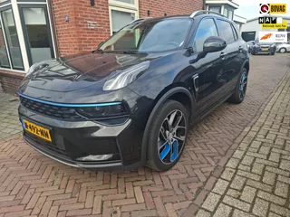 Lynk & Co 01 1.5 Plug-In Panodak CarpLay Black