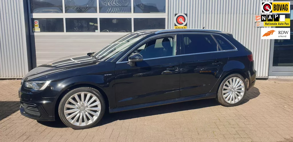 Audi A3 Sportback 1.4 e-tron S-line Pano dak full led matrix Pro Line plus
